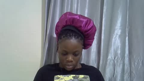 Snapshot of petite_melan chatting on October 19, 2:01 am petite_melan online show from October 19, 2:01 am