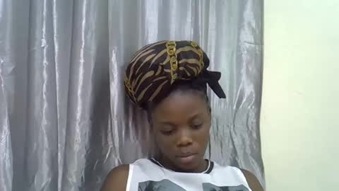 Snapshot of petite_melan chatting on October 21, 7:36 pm petite_melan online show from October 21, 7:36 pm
