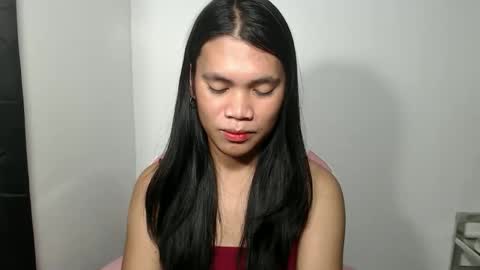 petite_pauline online show from February 25, 9:08 am