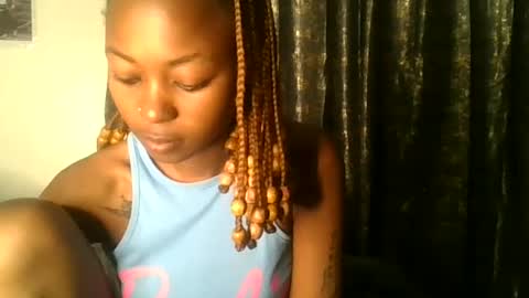 petite_queen69 online show from June 23, 7:12 pm