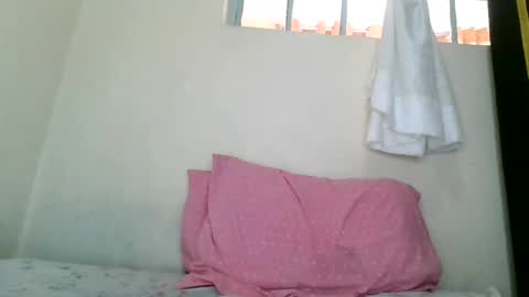 Snapshot of petite_shan chatting on July 27, 8:54 am petite_shan online show from July 27, 8:54 am