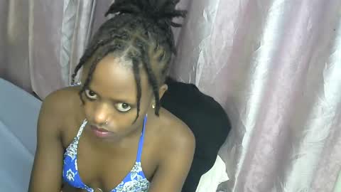 petite_star2 online show from November 19, 6:46 am