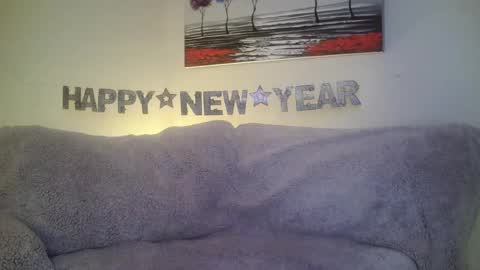 petite treat  online show from January 5, 6:46 am