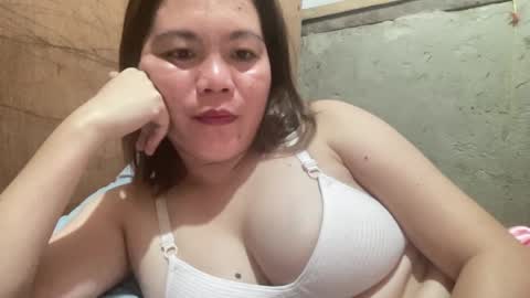 Snapshot of petiteasian_angel chatting on May 13, 9:39 am Hanna online show from May 13, 9:39 am