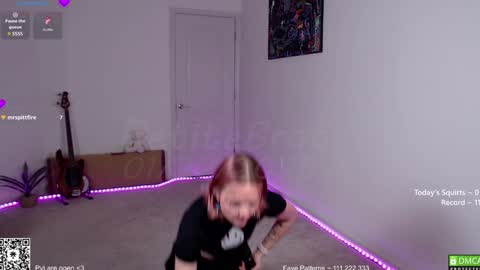 PiperAvery online show from January 23, 12:35 am