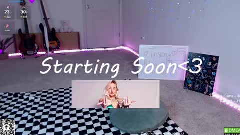 PiperAvery online show from February 25, 6:42 pm