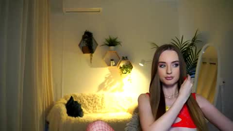 Petitegonwiild online show from December 15, 1:11 pm