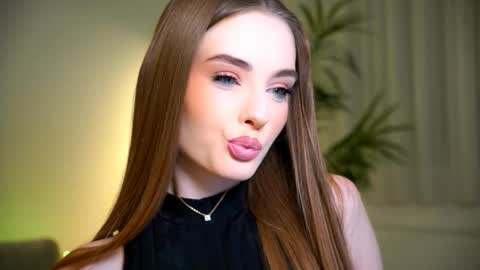 Petitegonwiild online show from October 10, 10:09 pm