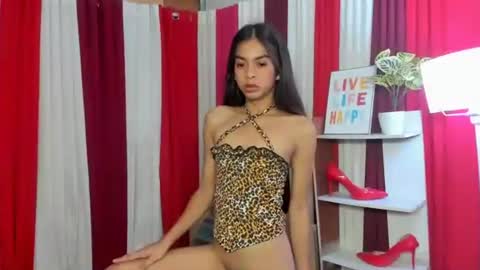 petitehorsycock online show from March 27, 6:19 am