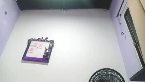 danna online show from December 15, 4:18 am