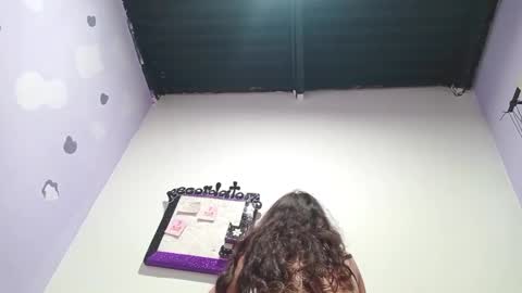 danna online show from December 23, 4:44 am