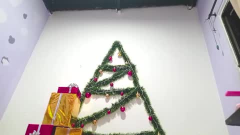 danna online show from December 30, 7:48 am