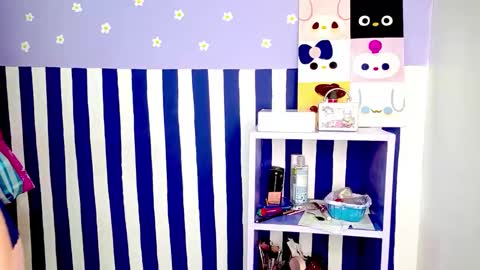 danna online show from April 17, 5:43 am