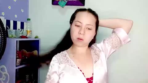 Snapshot of petiteivoryqueen chatting on May 4, 5:03 am danna online show from May 4, 5:03 am