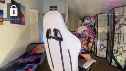 Jules online show from March 5, 1:39 pm