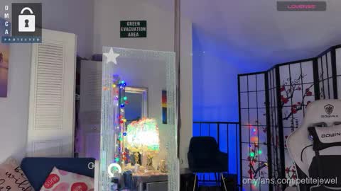 Jules online show from September 19, 9:32 am