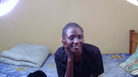 Snapshot of petitekittyy chatting on March 2, 7:43 pm Kitty online show from March 2, 7:43 pm