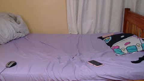 Snapshot of petitekittyy chatting on March 28, 7:35 pm Kitty online show from March 28, 7:35 pm