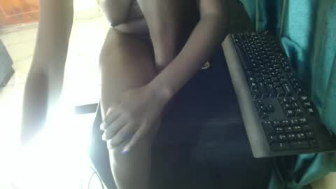 Snapshot of petiteme1 chatting on January 23, 3:48 am petiteme1 online show from January 23, 3:48 am