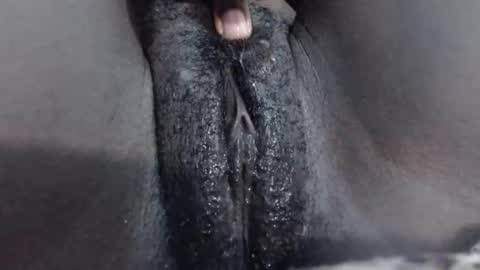 Snapshot of petiteme1 chatting on February 13, 1:48 pm petiteme1 online show from February 13, 1:48 pm