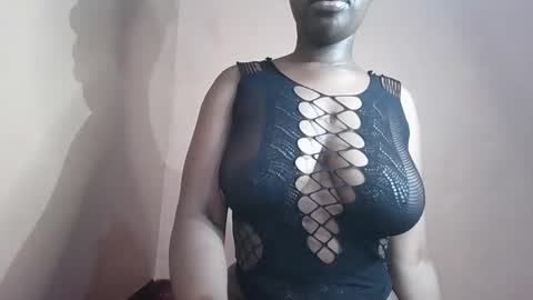 Snapshot of petitemomma76379 chatting on May 16, 12:37 pm sexy chocolate online show from May 16, 12:37 pm