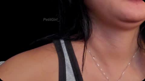 Snapshot of petitgirl_ chatting on December 29, 1:38 pm J A S S online show from December 29, 1:38 pm