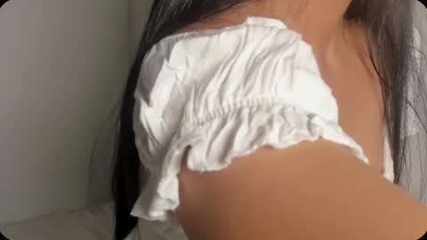 Snapshot of petitgirl_ chatting on February 27, 12:43 am J A S S online show from February 27, 12:43 am