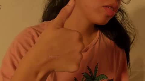 Snapshot of petitgirl_ chatting on February 28, 1:47 am J A S S online show from February 28, 1:47 am