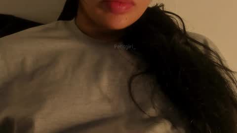 Snapshot of petitgirl_ chatting on October 20, 5:24 pm J A S S online show from October 20, 5:24 pm