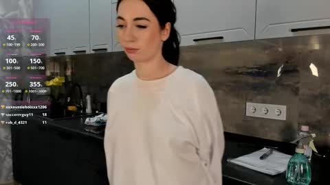 Emma online show from December 22, 6:37 pm