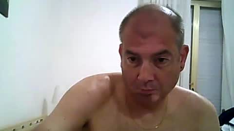 Snapshot of pets76 chatting on April 14, 12:38 am pets76 online show from April 14, 12:38 am