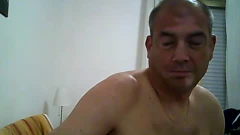 Snapshot of pets76 chatting on April 17, 6:55 pm pets76 online show from April 17, 6:55 pm
