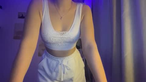 Snapshot of pettykyper chatting on October 21, 2:07 pm Katie online show from October 21, 2:07 pm