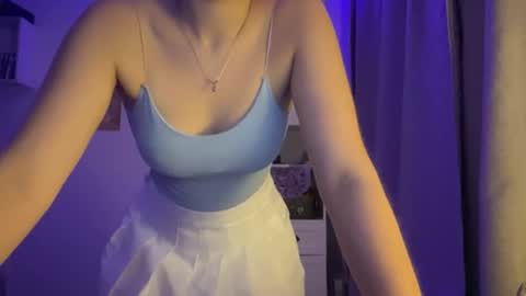 Snapshot of pettykyper chatting on October 27, 2:54 pm Katie online show from October 27, 2:54 pm