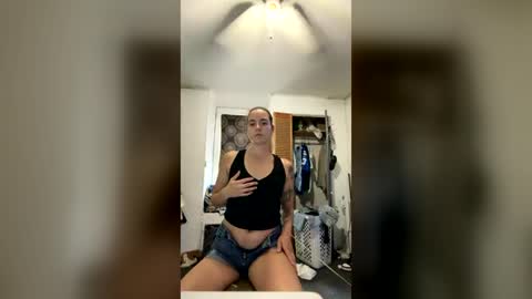 Snapshot of peytie0612 chatting on July 23, 7:01 pm peytie0612 online show from July 23, 7:01 pm