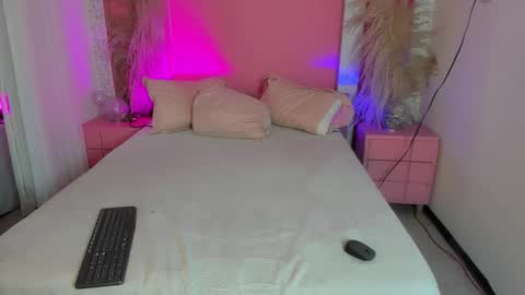 Snapshot of peytonn_monroe chatting on November 19, 12:05 pm peytonn_monroe online show from November 19, 12:05 pm