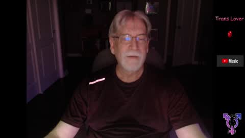 Snapshot of pghk2000 chatting on June 17, 6:27 am George online show from June 17, 6:27 am