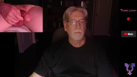 Snapshot of pghk2000 chatting on June 24, 5:17 am George online show from June 24, 5:17 am