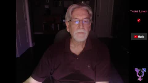 Snapshot of pghk2000 chatting on August 4, 5:32 am George online show from August 4, 5:32 am