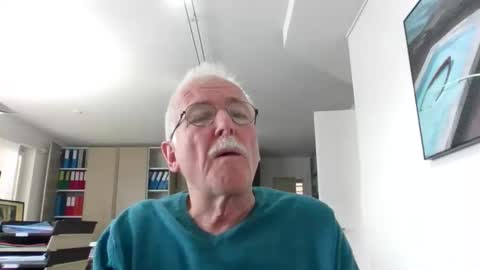 Snapshot of pgroove542707 chatting on April 2, 10:46 am pgroove542707 online show from April 2, 10:46 am