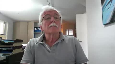 Snapshot of pgroove542707 chatting on June 5, 9:26 am pgroove542707 online show from June 5, 9:26 am