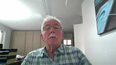 Snapshot of pgroove542707 chatting on July 6, 4:53 pm pgroove542707 online show from July 6, 4:53 pm