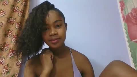 phania185885 online show from March 29, 3:39 am