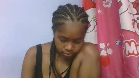 phania185885 online show from April 21, 5:17 pm