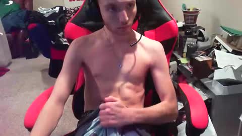 Snapshot of phantm420__ chatting on December 20, 6:56 pm phantm420__ online show from December 20, 6:56 pm