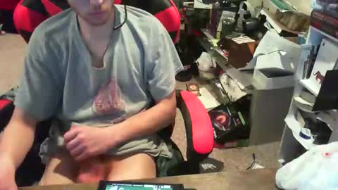 Snapshot of phantm420__ chatting on January 14, 2:40 am phantm420__ online show from January 14, 2:40 am