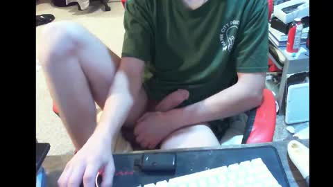 Snapshot of phantm420__ chatting on October 29, 12:57 am phantm420__ online show from October 29, 12:57 am