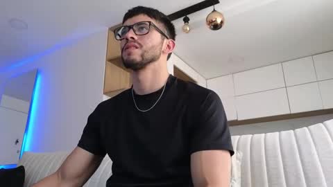 phantom_bigger1 online show from November 9, 4:27 pm