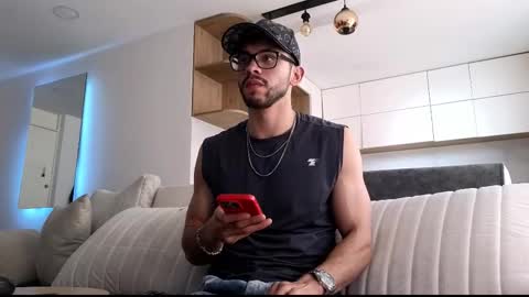 phantom_bigger1 online show from December 21, 5:20 pm