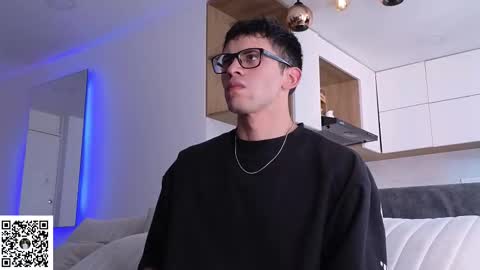 phantom_bigger1 online show from March 3, 7:31 pm